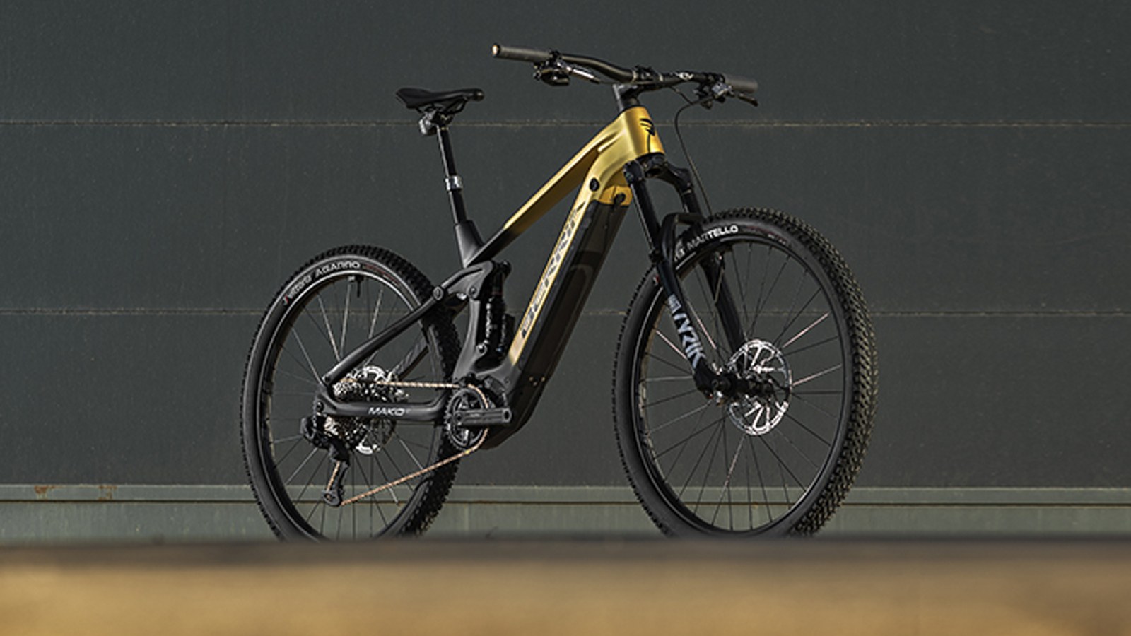 Berria Mako Hybrid GT